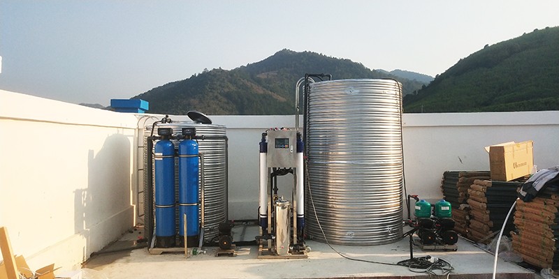 云南東山鄉(xiāng)光伏發(fā)電站2噸超濾凈水設(shè)備工程